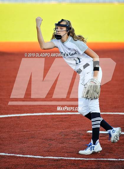 Thumbnail 3 in Independence @ Wylie East photogallery.