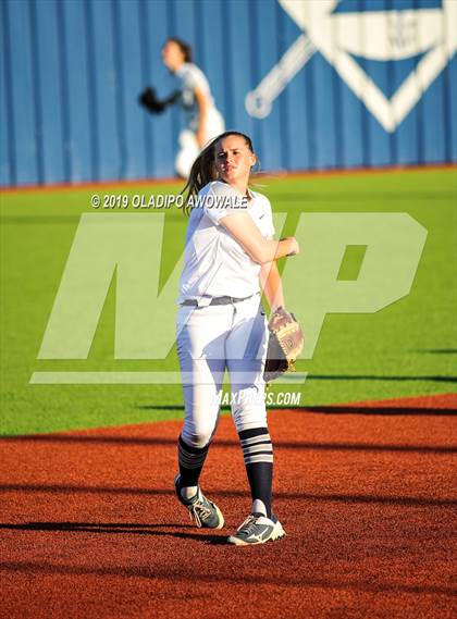 Thumbnail 3 in Independence @ Wylie East photogallery.