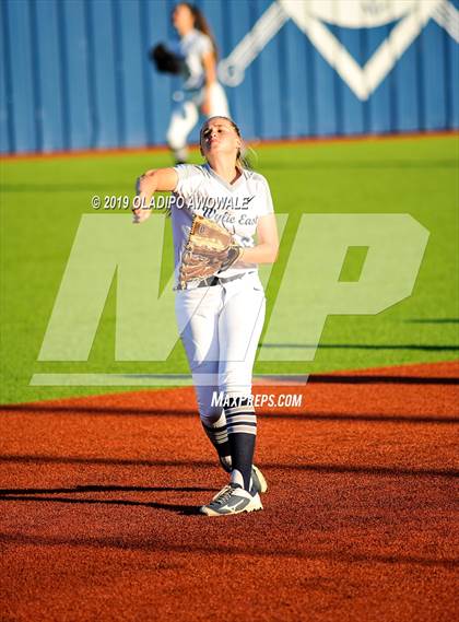 Thumbnail 2 in Independence @ Wylie East photogallery.