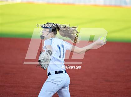 Thumbnail 2 in Independence @ Wylie East photogallery.