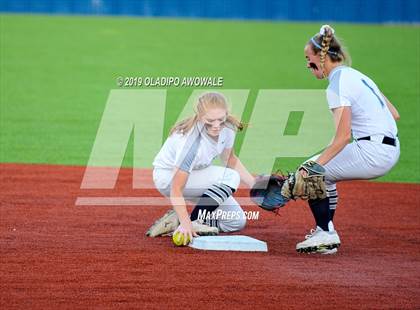 Thumbnail 2 in Independence @ Wylie East photogallery.