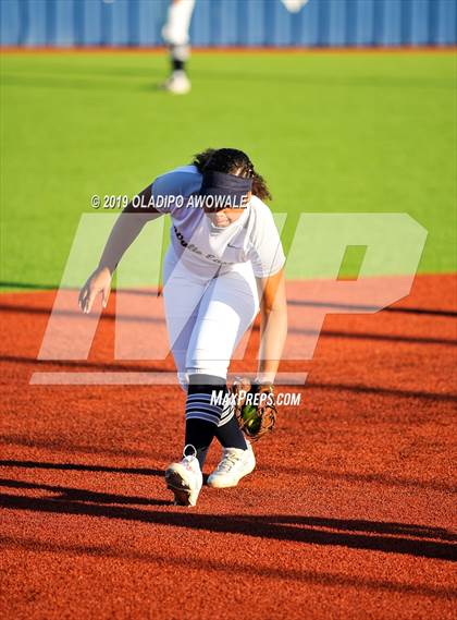 Thumbnail 1 in Independence @ Wylie East photogallery.