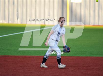 Thumbnail 1 in Independence @ Wylie East photogallery.
