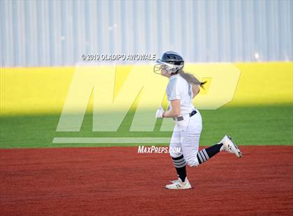 Thumbnail 2 in Independence @ Wylie East photogallery.