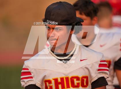 Thumbnail 2 in Chico vs. Whitney  photogallery.