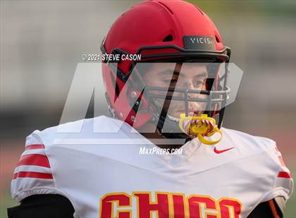 Thumbnail 2 in Chico vs. Whitney  photogallery.