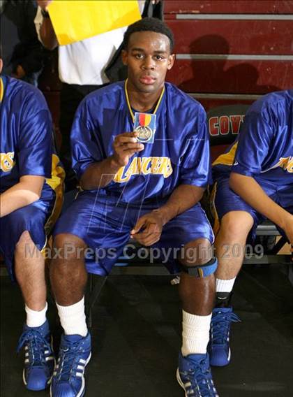 Thumbnail 3 in Bonita vs. Bishop Amat (Covina Christmas Classic) photogallery.