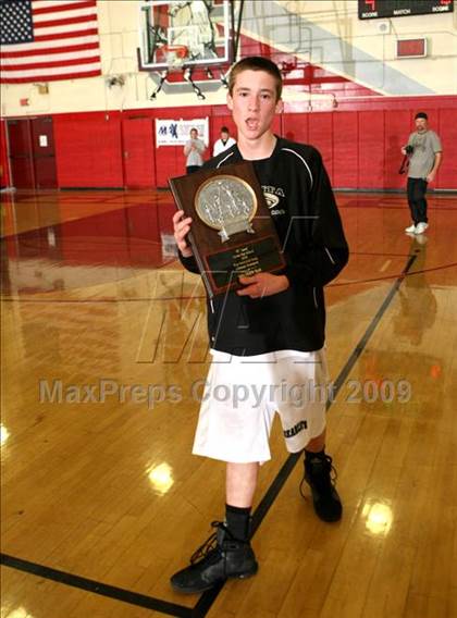 Thumbnail 3 in Bonita vs. Bishop Amat (Covina Christmas Classic) photogallery.