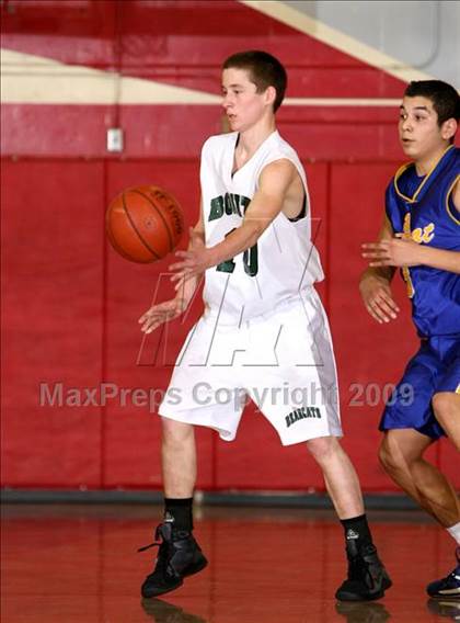 Thumbnail 3 in Bonita vs. Bishop Amat (Covina Christmas Classic) photogallery.