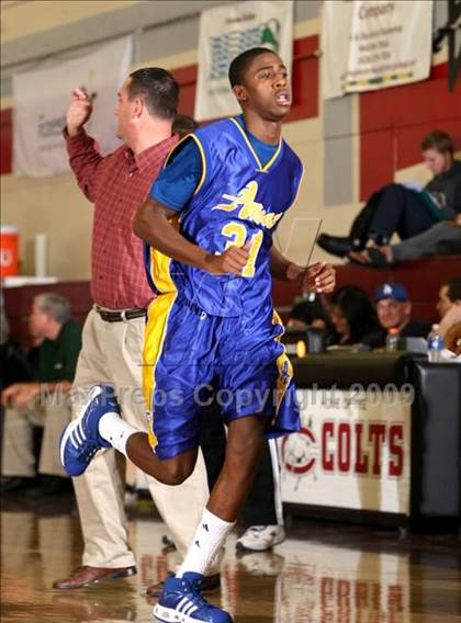Thumbnail 2 in Bonita vs. Bishop Amat (Covina Christmas Classic) photogallery.