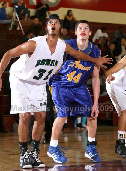 Thumbnail 1 in Bonita vs. Bishop Amat (Covina Christmas Classic) photogallery.