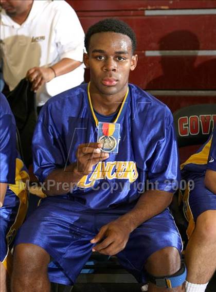 Thumbnail 2 in Bonita vs. Bishop Amat (Covina Christmas Classic) photogallery.