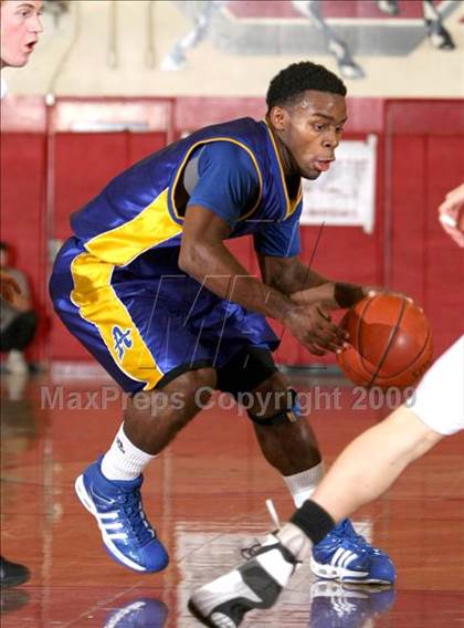 Thumbnail 1 in Bonita vs. Bishop Amat (Covina Christmas Classic) photogallery.