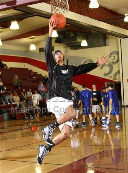 Thumbnail 2 in Bonita vs. Bishop Amat (Covina Christmas Classic) photogallery.