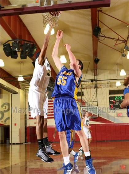 Thumbnail 2 in Bonita vs. Bishop Amat (Covina Christmas Classic) photogallery.