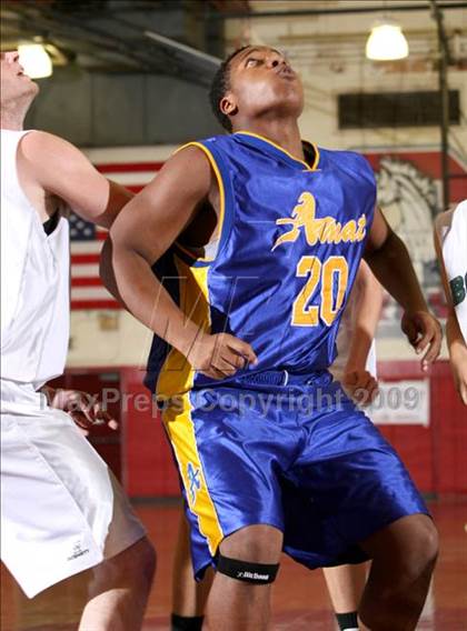Thumbnail 1 in Bonita vs. Bishop Amat (Covina Christmas Classic) photogallery.