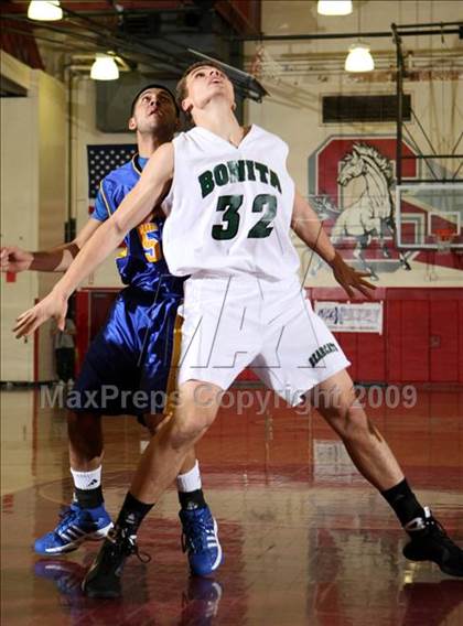 Thumbnail 3 in Bonita vs. Bishop Amat (Covina Christmas Classic) photogallery.