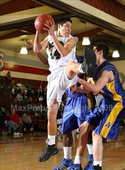 Thumbnail 1 in Bonita vs. Bishop Amat (Covina Christmas Classic) photogallery.