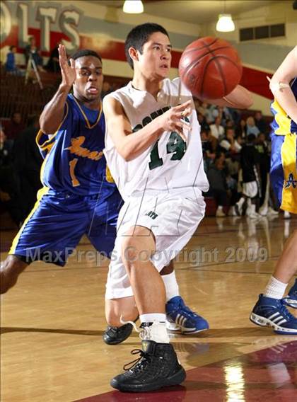 Thumbnail 2 in Bonita vs. Bishop Amat (Covina Christmas Classic) photogallery.
