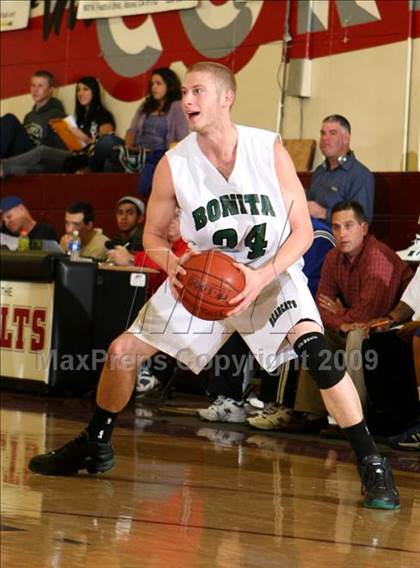Thumbnail 3 in Bonita vs. Bishop Amat (Covina Christmas Classic) photogallery.