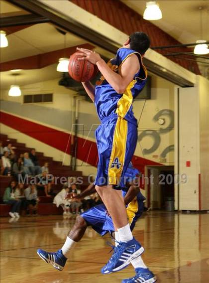 Thumbnail 2 in Bonita vs. Bishop Amat (Covina Christmas Classic) photogallery.