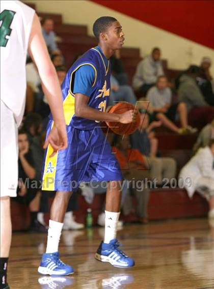 Thumbnail 3 in Bonita vs. Bishop Amat (Covina Christmas Classic) photogallery.