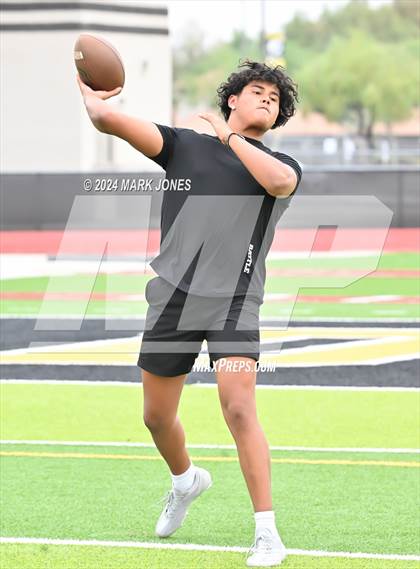 Thumbnail 1 in Goldwater vs. Deer Valley (Goldwater 7 on 7 Tournament) photogallery.