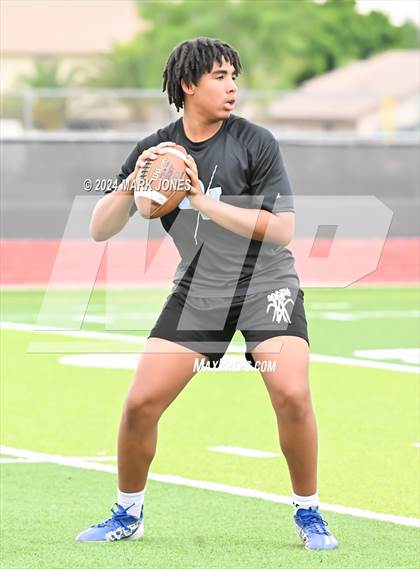Thumbnail 2 in Goldwater vs. Deer Valley (Goldwater 7 on 7 Tournament) photogallery.