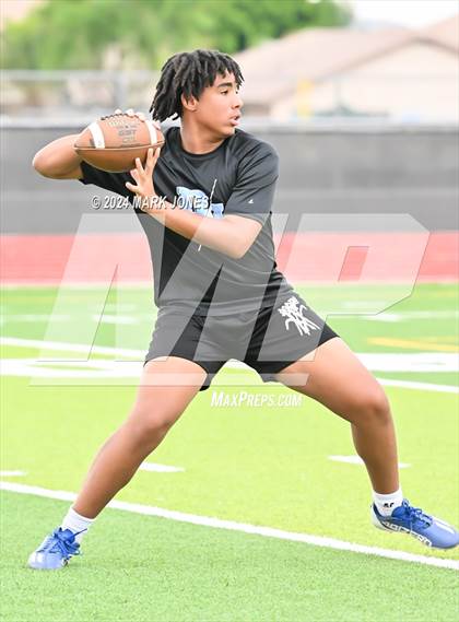 Thumbnail 3 in Goldwater vs. Deer Valley (Goldwater 7 on 7 Tournament) photogallery.