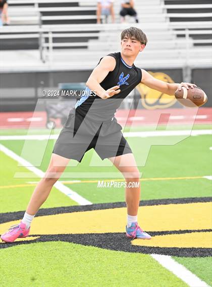 Thumbnail 2 in Goldwater vs. Deer Valley (Goldwater 7 on 7 Tournament) photogallery.