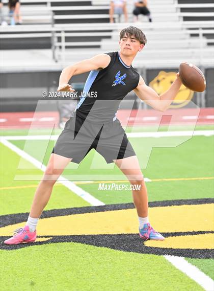 Thumbnail 3 in Goldwater vs. Deer Valley (Goldwater 7 on 7 Tournament) photogallery.