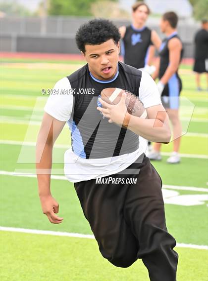 Thumbnail 2 in Goldwater vs. Deer Valley (Goldwater 7 on 7 Tournament) photogallery.