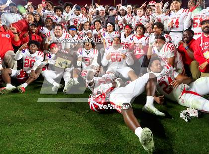 Thumbnail 1 in Mater Dei vs St John Bosco (CIF SS Div 1 Final) photogallery.