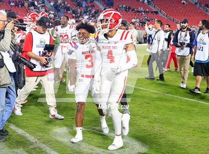 Thumbnail 1 in Mater Dei vs St John Bosco (CIF SS Div 1 Final) photogallery.