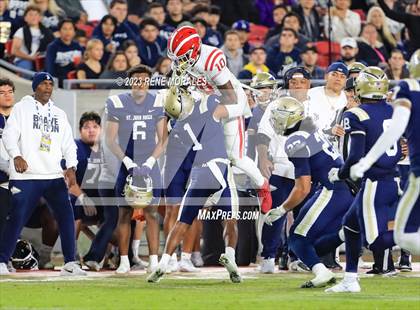 Thumbnail 2 in Mater Dei vs St John Bosco (CIF SS Div 1 Final) photogallery.