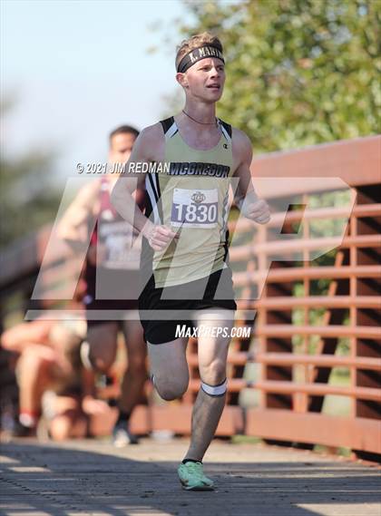 Thumbnail 2 in UIL Cross Country 3A Final (5K) photogallery.