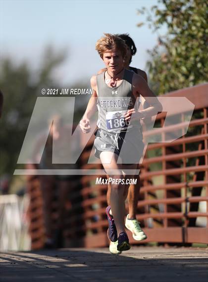 Thumbnail 1 in UIL Cross Country 3A Final (5K) photogallery.