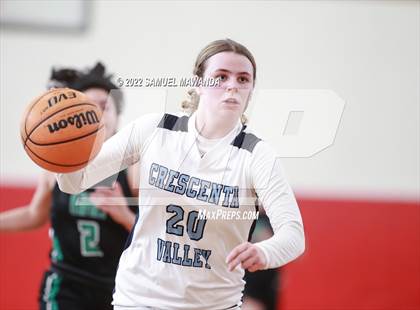 Thumbnail 3 in Granada Hills Charter vs Crescenta Valley (West Coast Holiday Tournament) photogallery.