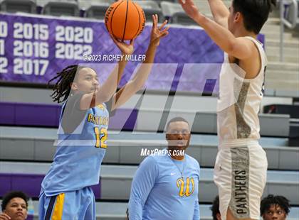 Thumbnail 1 in Putnam City West vs. Plano East (Hoopin on the Hill) photogallery.