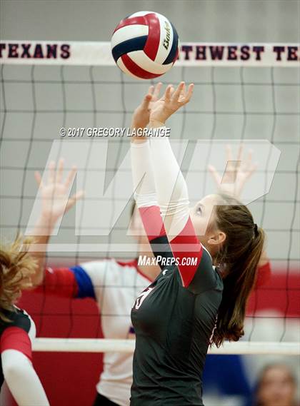 Thumbnail 3 in Argyle vs Pearce photogallery.