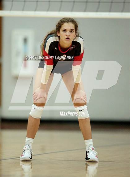 Thumbnail 1 in Argyle vs Pearce photogallery.