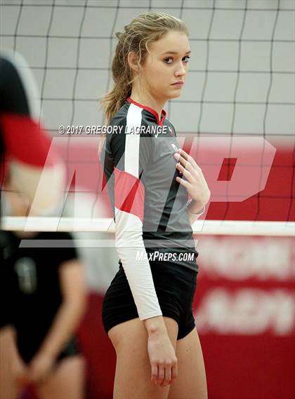 Thumbnail 1 in Argyle vs Pearce photogallery.