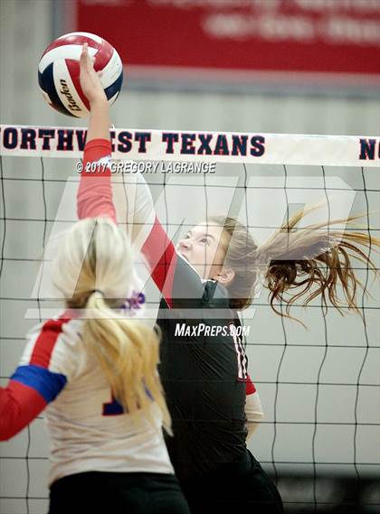 Thumbnail 1 in Argyle vs Pearce photogallery.