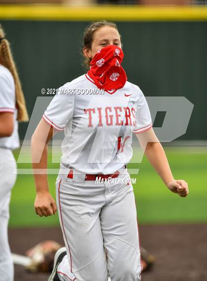 Thumbnail 2 in Katy vs Clear Springs (UIL 6A Regional Semi-Final Playoff) photogallery.