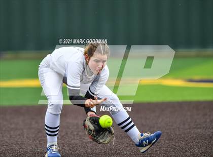 Thumbnail 1 in Katy vs Clear Springs (UIL 6A Regional Semi-Final Playoff) photogallery.