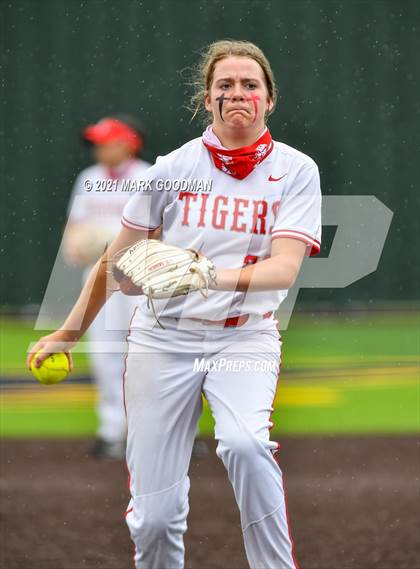 Thumbnail 2 in Katy vs Clear Springs (UIL 6A Regional Semi-Final Playoff) photogallery.