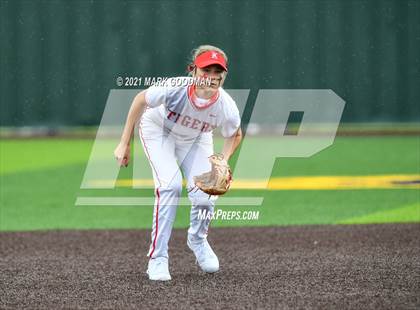 Thumbnail 3 in Katy vs Clear Springs (UIL 6A Regional Semi-Final Playoff) photogallery.