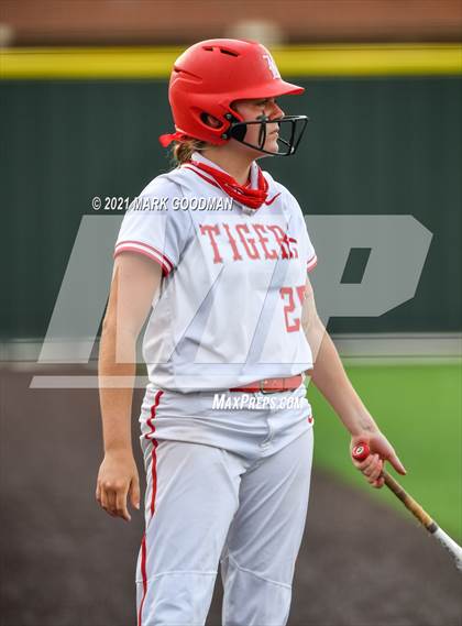 Thumbnail 3 in Katy vs Clear Springs (UIL 6A Regional Semi-Final Playoff) photogallery.
