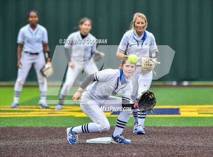 Thumbnail 3 in Katy vs Clear Springs (UIL 6A Regional Semi-Final Playoff) photogallery.