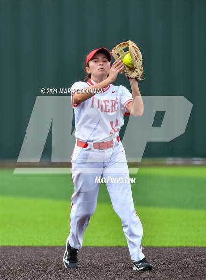 Thumbnail 2 in Katy vs Clear Springs (UIL 6A Regional Semi-Final Playoff) photogallery.